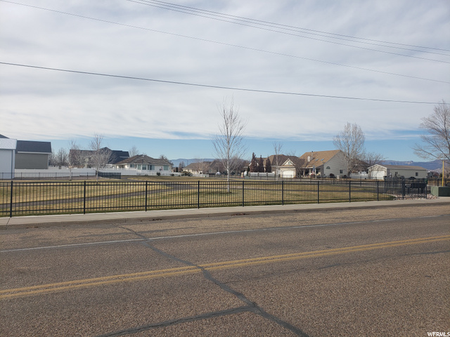 729 S 2000 E, Naples, UT 84078 — photo 5