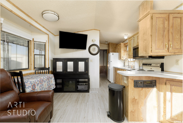 Living room 3