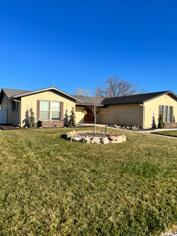 555 E Wright Way S, Tremonton, UT 84337 — photo 2