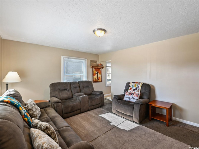 22 S Villa Dr, Clearfield, UT 84015 — photo 2
