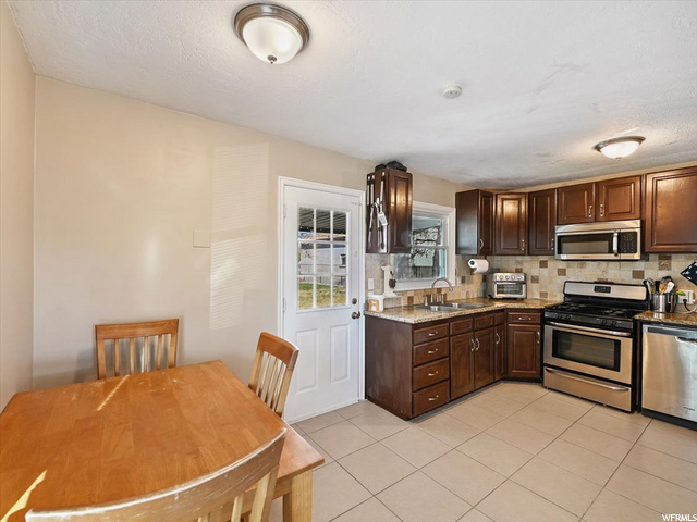 22 S Villa Dr, Clearfield, UT 84015 — photo 8