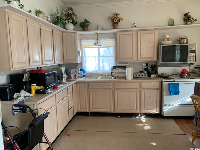 135 E 1st St S, Paris, ID 83261 — photo 3