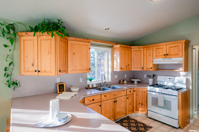 135 N 250 E, Millville, UT 84326 — photo 7