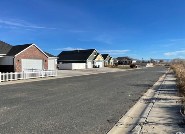 72 E 1940 S #23, Vernal, UT 84078 — photo 2