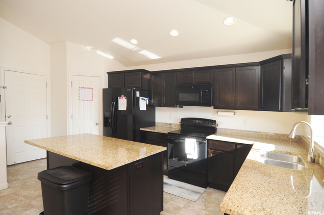 3573 W Cranefield Rd, Clearfield, UT 84015 — photo 4