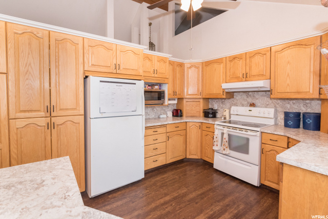 520 E 300 S, Hyrum, UT 84319 — photo 4