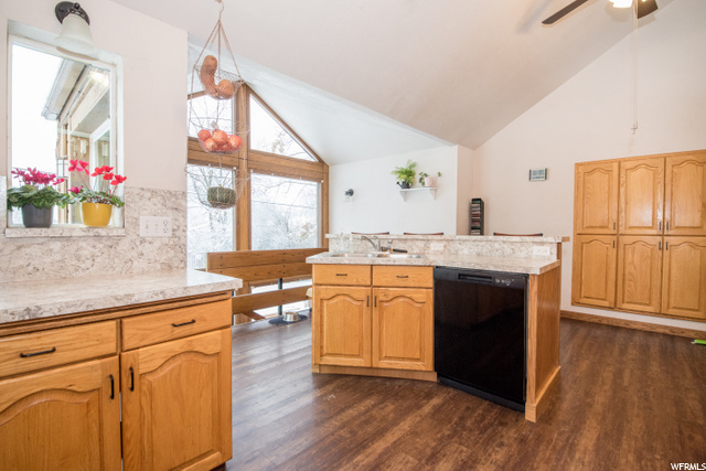 520 E 300 S, Hyrum, UT 84319 — photo 3