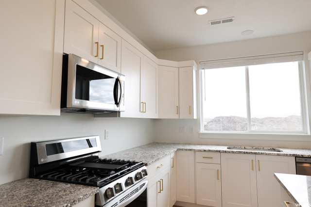 664 E 1150 S, Hyrum, UT 84319 — photo 3