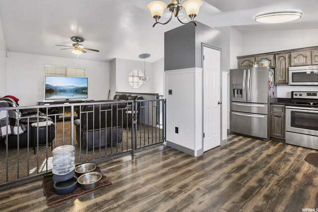 774 W 1740 N, Clinton, UT 84015 — photo 5
