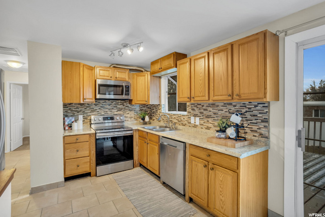 1575 E 8600 S, Sandy, UT 84093 — photo 10