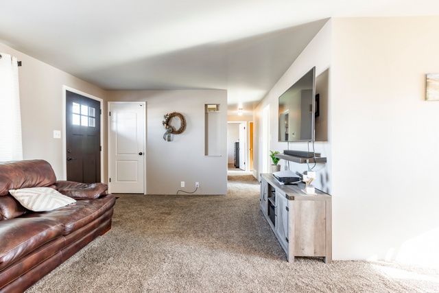 193 W 1075 N, Sunset, UT 84015 — photo 9