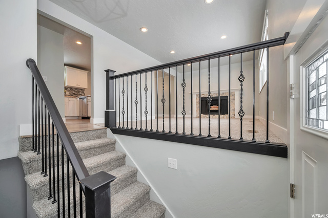 9653 S 1040 E, Sandy, UT 84094 — photo 2