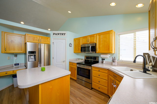 531 E 2100 S, Clearfield, UT 84015 — photo 10