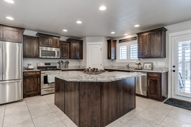 2409 N 1325 W, Clinton, UT 84015 — photo 3