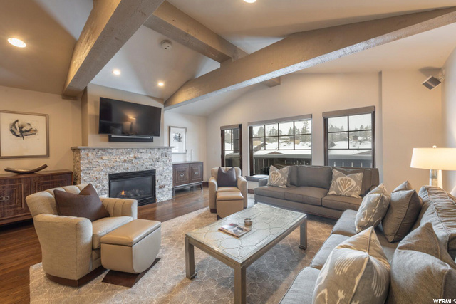Primary Suite Living Room