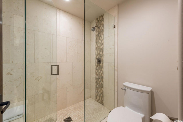 Primary Suite Bathroom