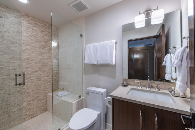 Primary Suite Bathroom