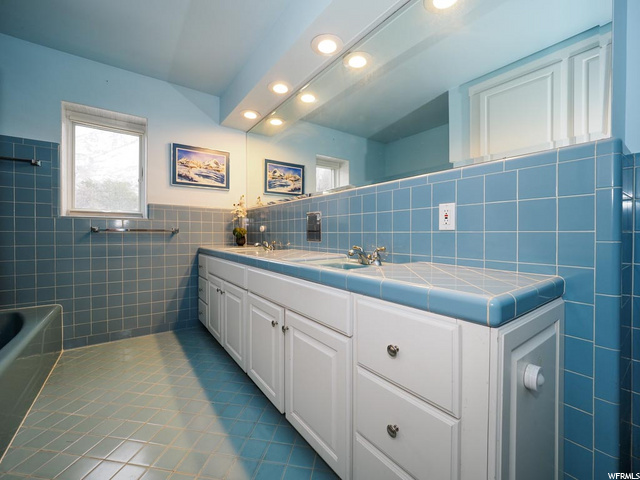 Upstairs Bath