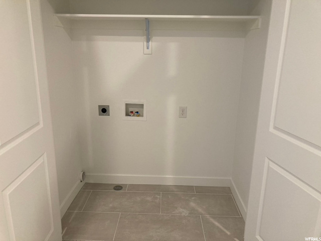 653 S Plum Creek Ln E, Ogden, UT 84404 — photo 9
