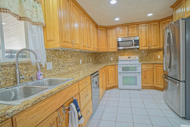 966 E 800 S, Bountiful, UT 84010 — photo 3