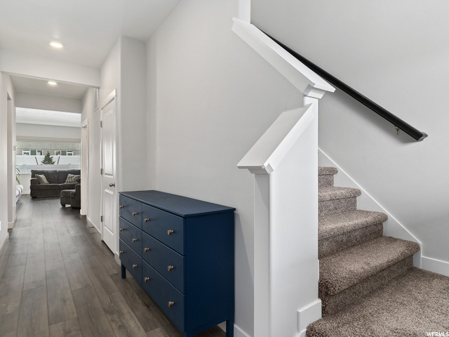 921 E Nicholes Ave, Layton, UT 84040 — photo 2