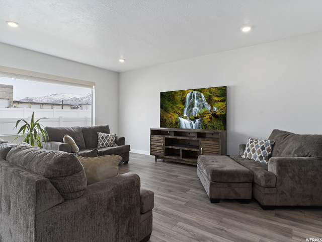 921 E Nicholes Ave, Layton, UT 84040 — photo 4