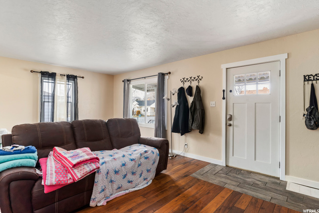 238 S Lakeview Dr E, Clearfield, UT 84015 — photo 3