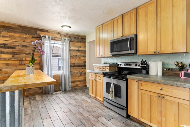 238 S Lakeview Dr E, Clearfield, UT 84015 — photo 5