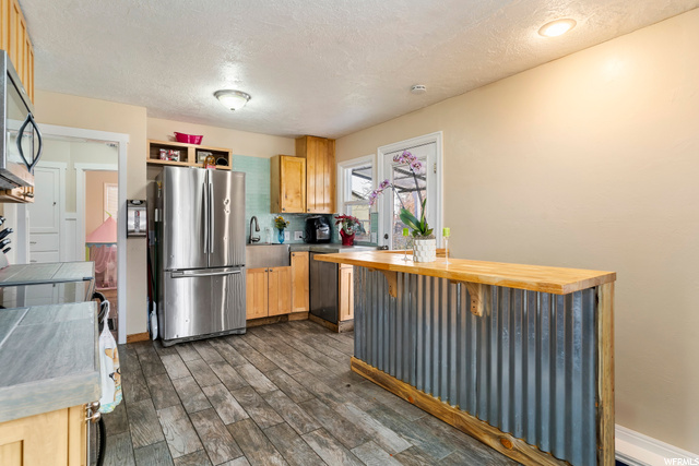 238 S Lakeview Dr E, Clearfield, UT 84015 — photo 4