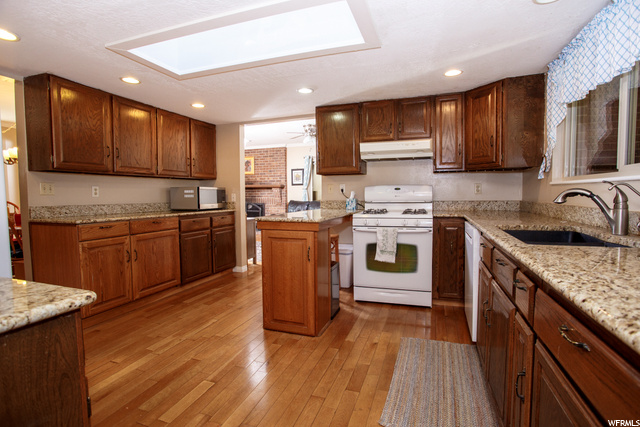 1715 E 6600 S, Uintah, UT 84405 — photo 6