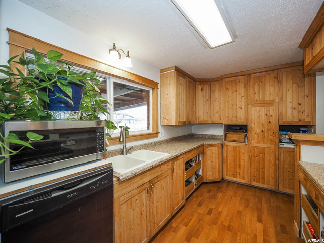 455 E Cascade St S, Sandy, UT 84070 — photo 7