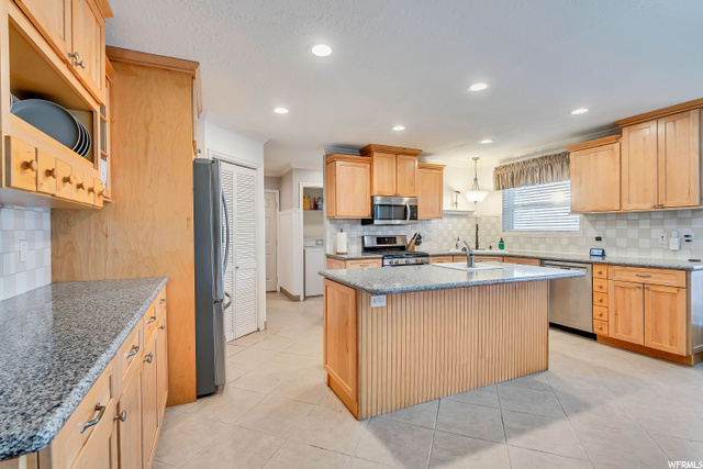 563 N 220 E, Centerville, UT 84014 — photo 8