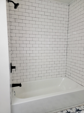upstairs full bathroom