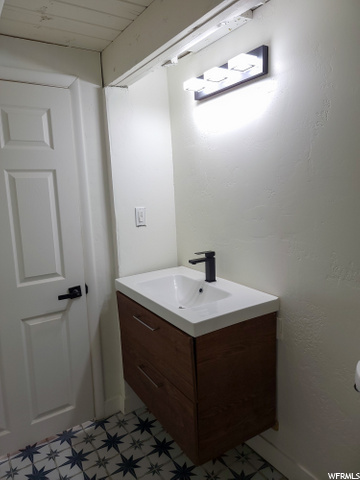 Basement full Bathroom