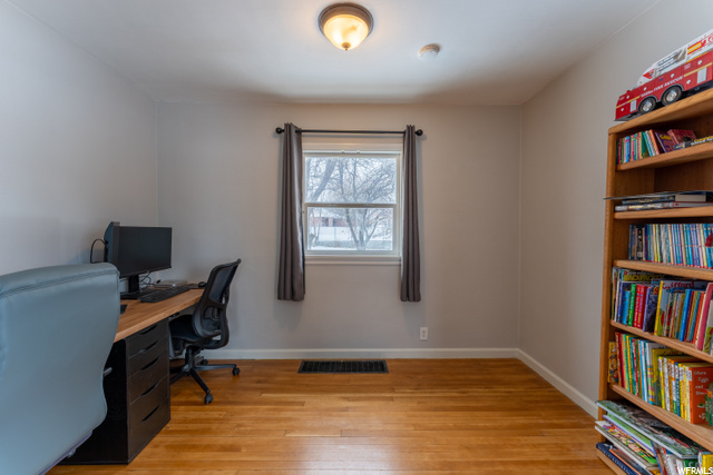 14 S 400 W, Hyrum, UT 84319 — photo 10