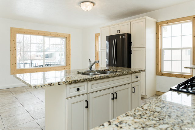 423 E 500 S, River Heights, UT 84321 — photo 7