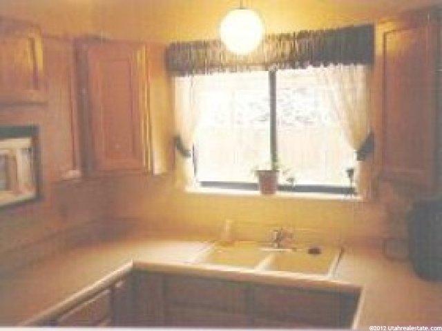 1693 Edgecliff Dr, Sandy, UT 84092 — photo 2