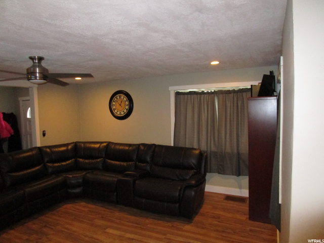 647 E Maple St S, Clearfield, UT 84015 — photo 9