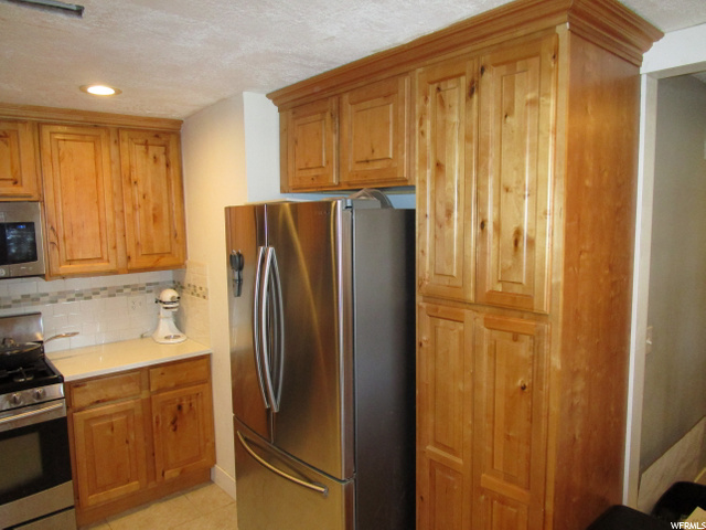 647 E Maple St S, Clearfield, UT 84015 — photo 5