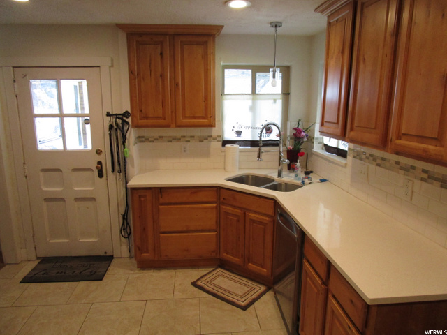 647 E Maple St S, Clearfield, UT 84015 — photo 7