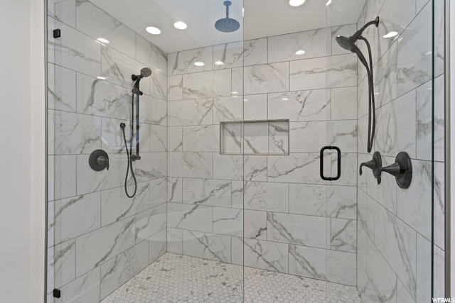 Over Sized Master Double l Shower