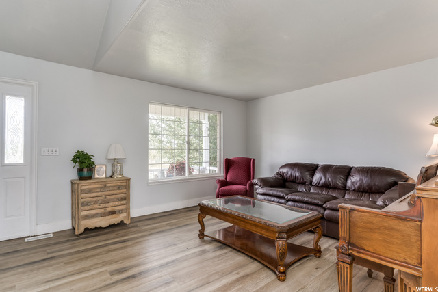 1056 E 3350 N, Layton, UT 84040 — photo 4