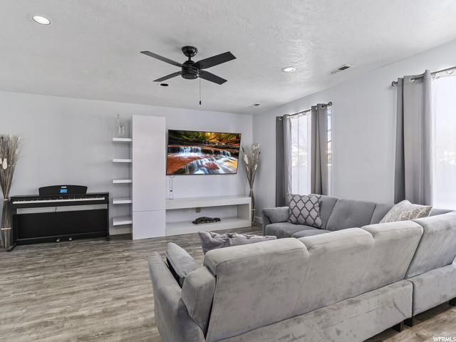 461 W 180 N, Clearfield, UT 84015 — photo 12
