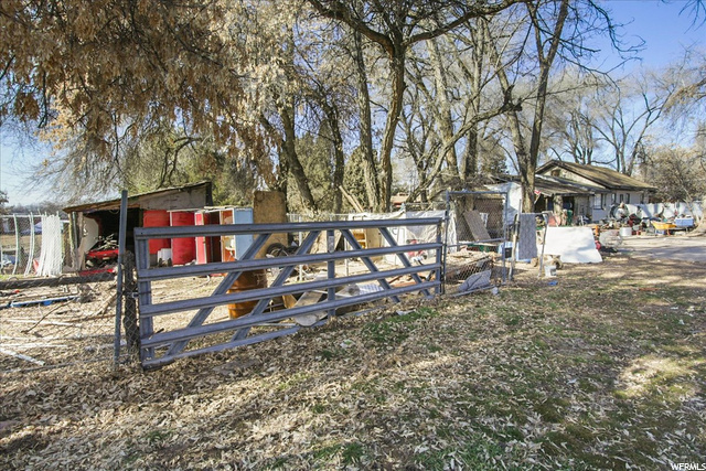 967 W 2300 N, Clinton, UT 84015 — photo 9
