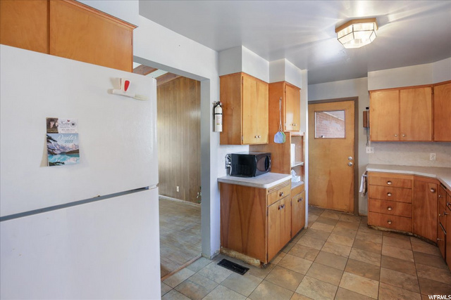 933 W 2300 N, Clinton, UT 84015 — photo 10
