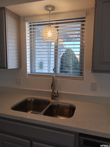 556 E Floyd Dr, Sandy, UT 84070 — photo 5