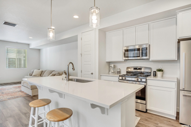Light and Bright Kitchen