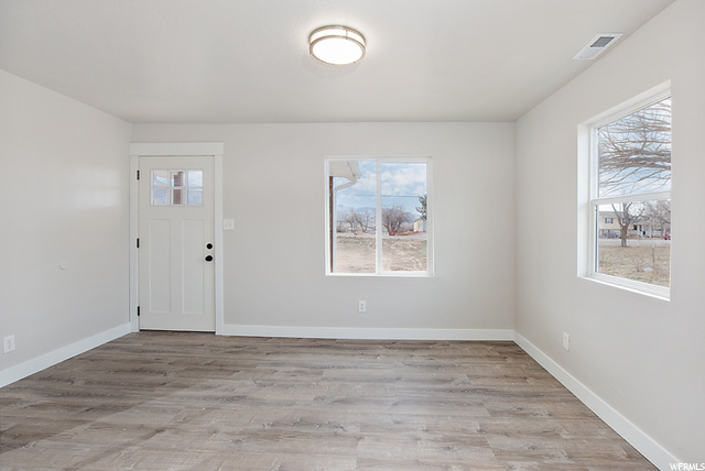 645 E Midvalley Rd, Enoch, UT 84721 — photo 3