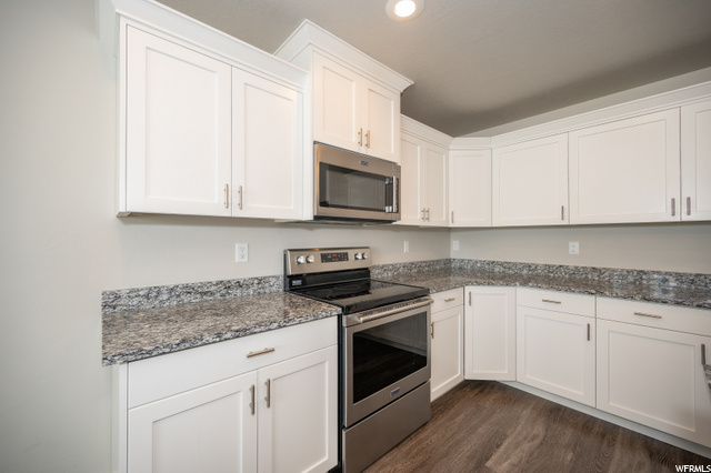 283 W 20 N, Hyrum, UT 84319 — photo 7
