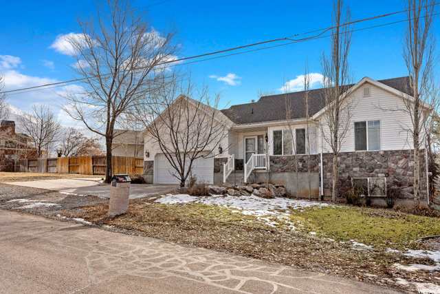 924 E Ward Rd, Kaysville, UT 84037 — photo 2